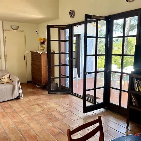 Holiday home Sanary: Mountain View Retreat With Garden Oasis Sanary-sur-Mer